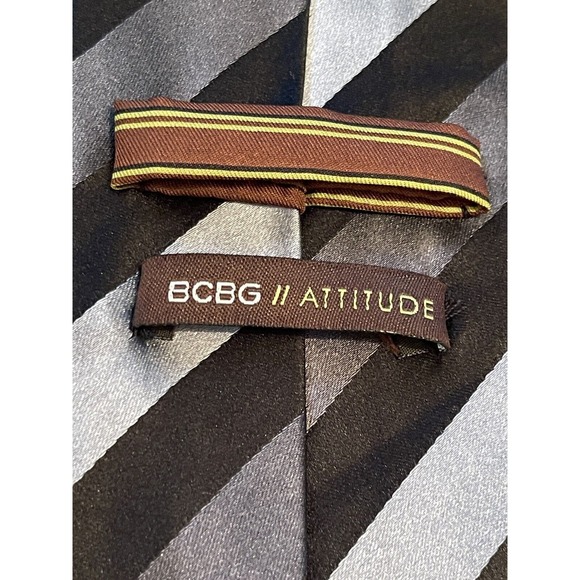 BCBG Attitude Black Gray Hand Made 100% Silk Men’s Neck Tie Made In China - Picture 8 of 9